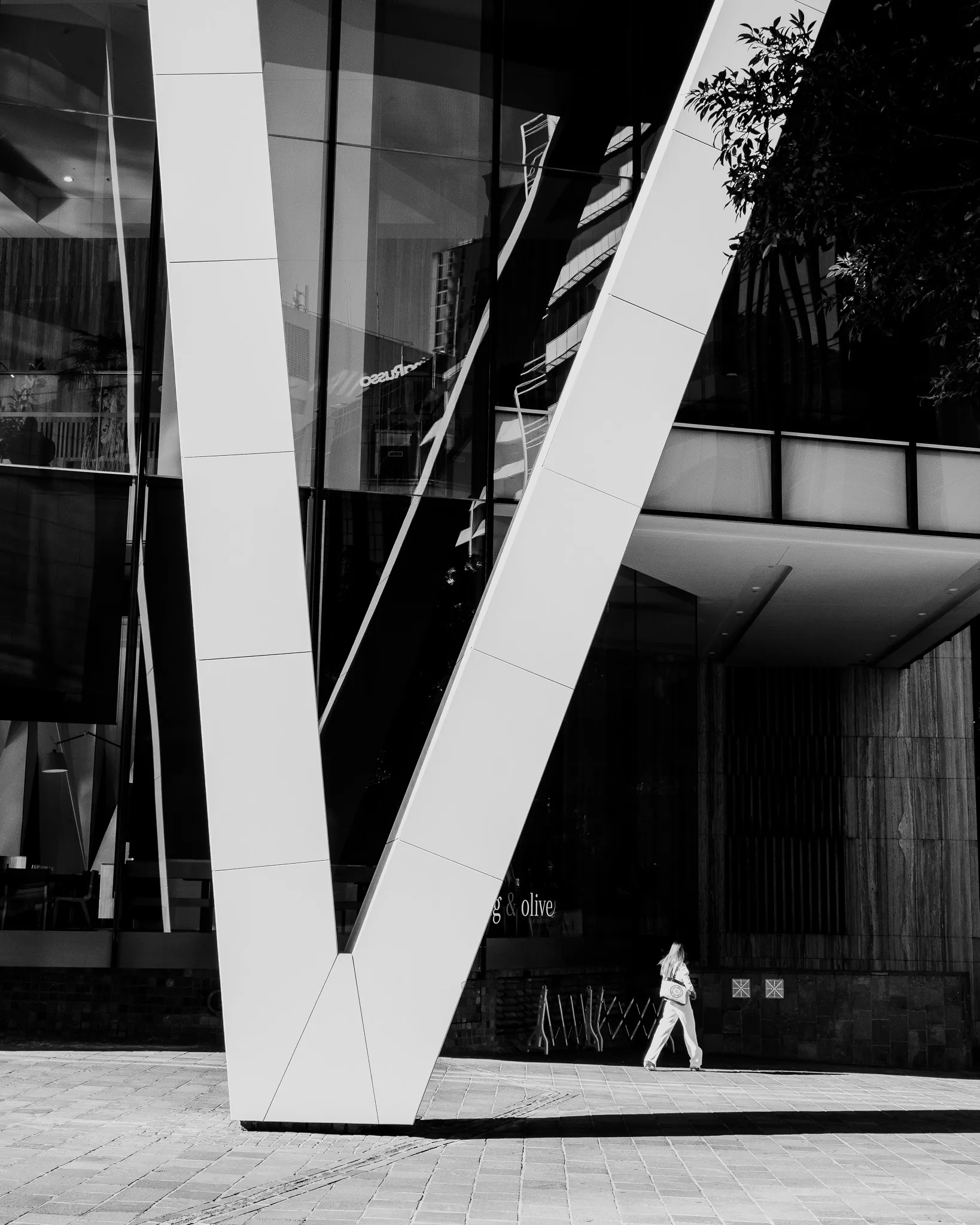 Street photograph by Andrew Bloyce