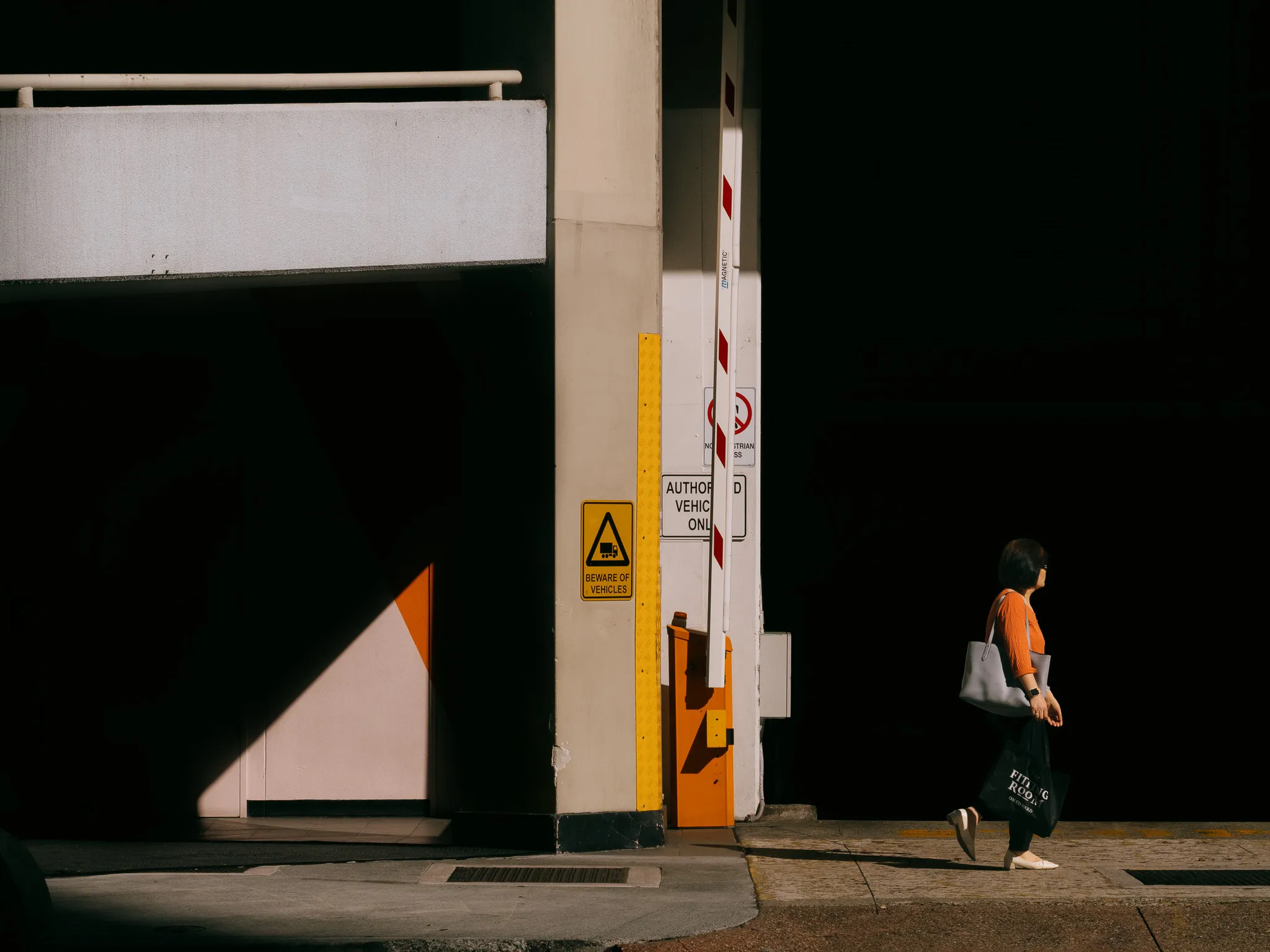 Street photograph by Andrew Bloyce